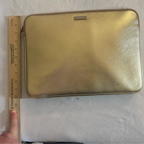 Kate Spade IPAD Cover​​​​ - Picture 3 of 13